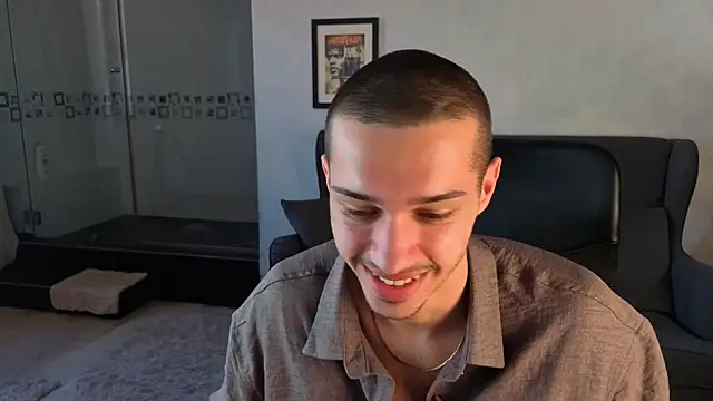 XXX chat uživo modela KaydenDrew