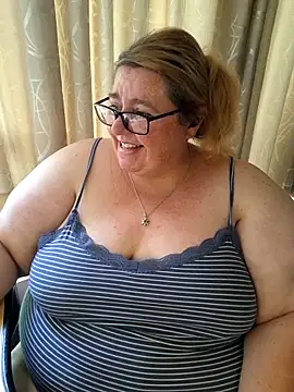 Iceprincess2bad4u's Live XXX Chat