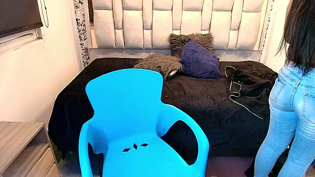 Онлайн чат XXX Keyla_Brunette_