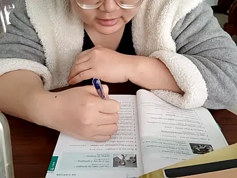 Chat +18 de AngelwithEcup ao vivo