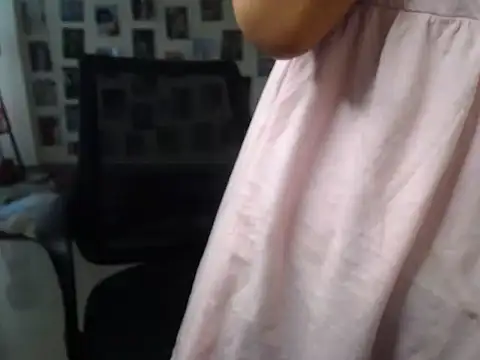 sweety_gaur: διαδικτυακό σόου στην κάμερα