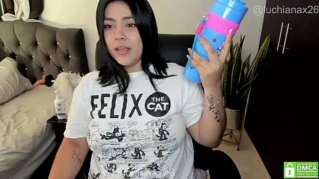 lucy26_ Chat XXX in diretta