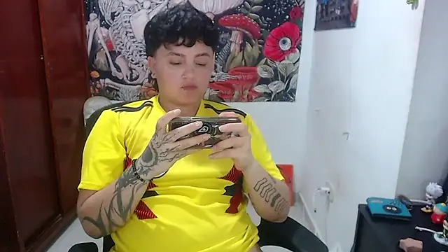 isabeautyx19 élő XXX-chatje