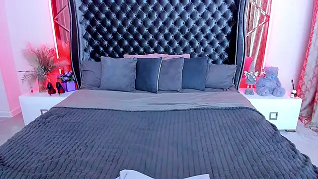 Rebecca_Diamond Chat XXX live