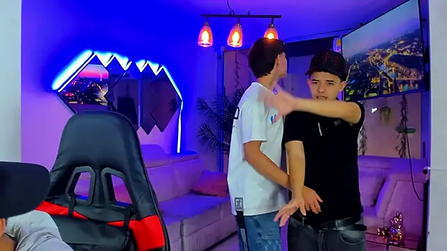 Houseofwarrios Chat XXX in diretta