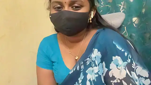 Tanuja-SexyのライブXXXチャット