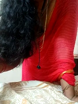 SubhadraTelugu élő XXX-chatje