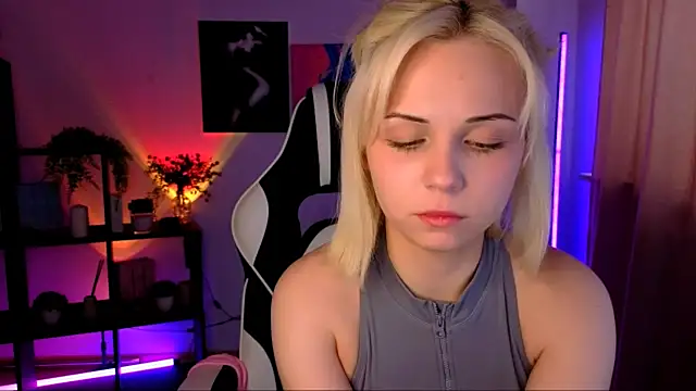 ElenaMonroeのライブXXXチャット