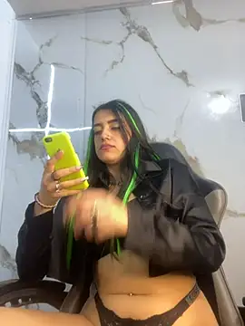 IsaDiiaz 即時 XXX 聊天