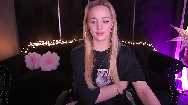 LylaYeess live XXX chat