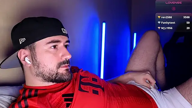 DominantTheo Chat XXX in diretta