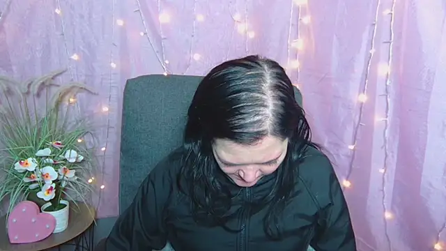 LauraFinn Live XXX-chat