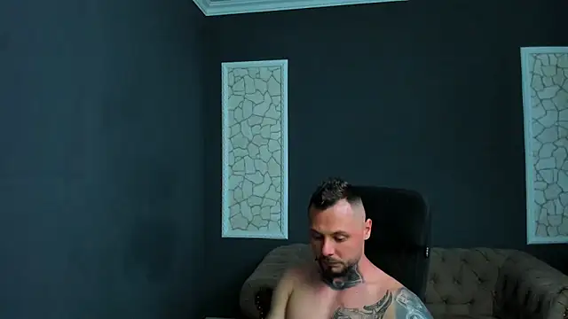 BrianHunts: онлайн-секс-чат