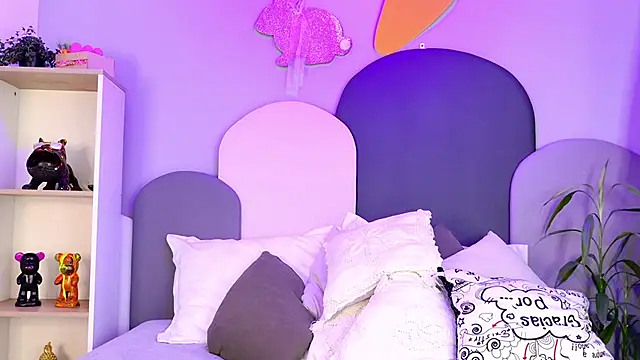 TaraCarson Show in webcam