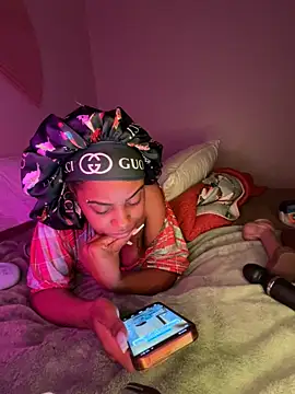 Pokazy przed kamerką – TheRealOshunQueen