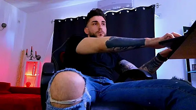 MightyAaron66 网络视讯表演