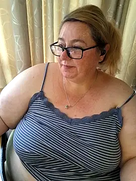 Chat XXX en directo de Iceprincess2bad4u