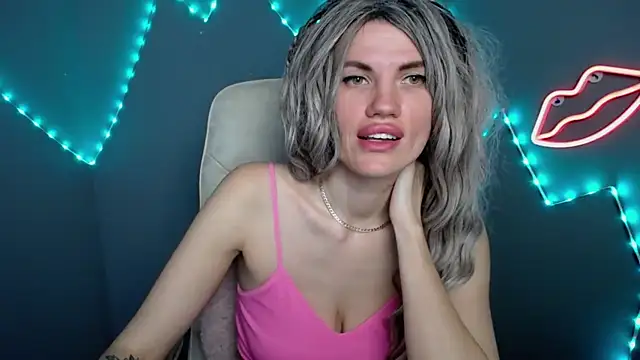 MilaLoona: онлайн-секс-чат