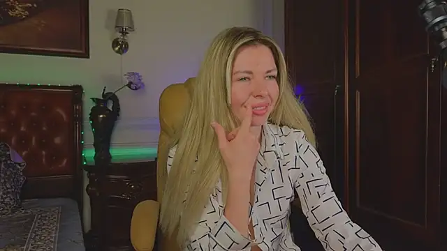 Real_Tini's Live XXX Chat