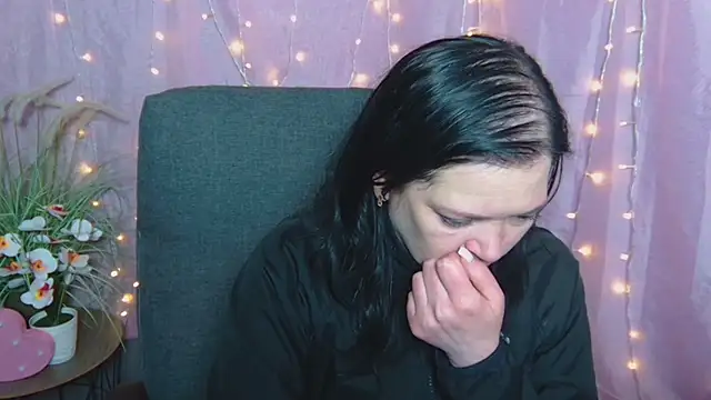 LauraFinn 现场XXX聊天