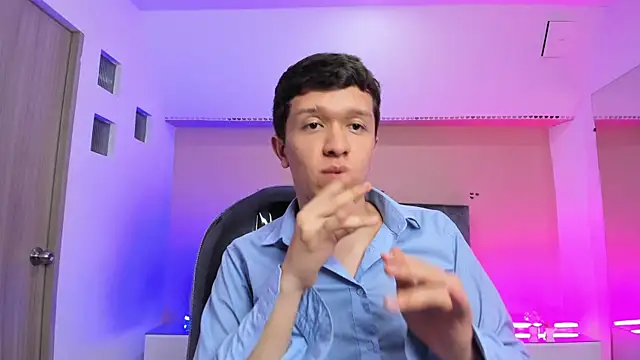 ken_col: διαδικτυακό σόου στην κάμερα