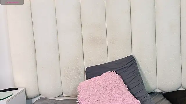 ela_ebony_ Show in webcam