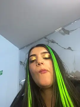 Chat +18 de IsaDiiaz ao vivo