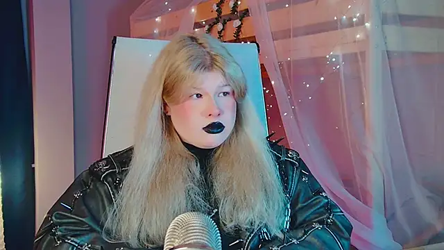 LilithNlsnのライブXXXチャット