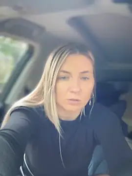 Crazy-RosaのライブXXXチャット