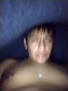 Show modela RevokingWaverer na web-kameri