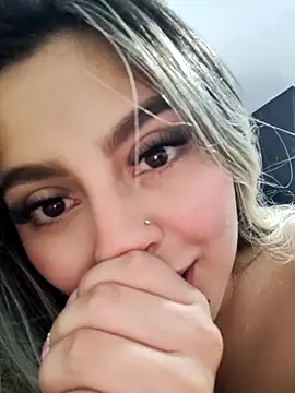 CelesteBlaze_ élő XXX-chatje