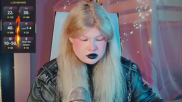 LilithNlsnのライブXXXチャット