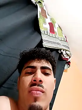 XXX chat uživo modela LucaColmal