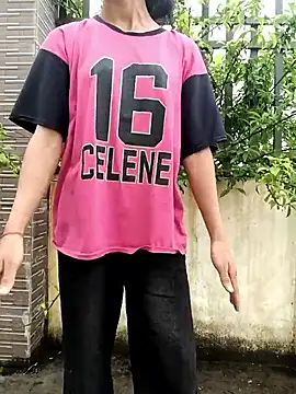 Hoa-tuylip: διαδικτυακό σόου στην κάμερα