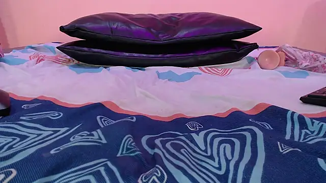 ElaineLaurent live XXX chat