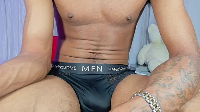 Rpoolrboy's Live XXX Chat