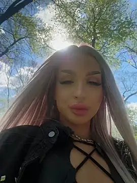 ArianaXO_ Chat XXX in diretta