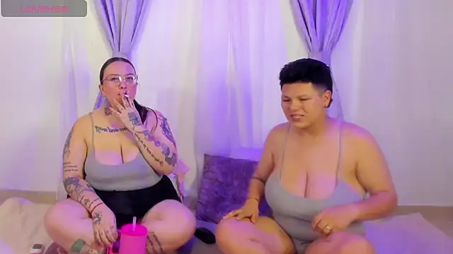 MiaYMolly Live XXX Chat