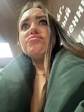 KiraSunshine Adlı Modelin Canlı XXX Sohbeti