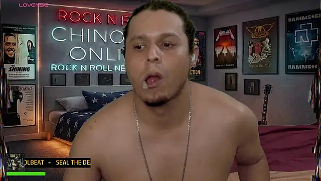 Pokazy przed kamerką – chino_roz