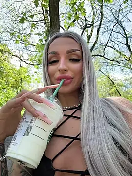 دردشة ArianaXO_ الجنسية المباشرة