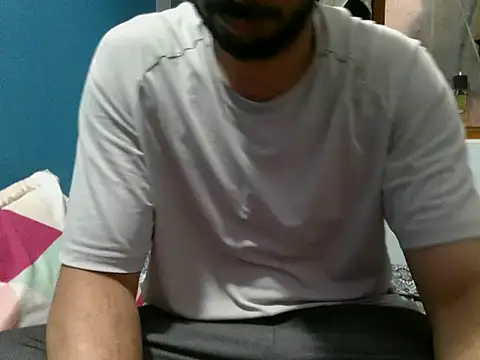 Precumboner webkamerás műsora