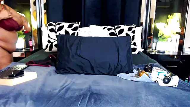 MONSTERTITS44DDDのライブXXXチャット