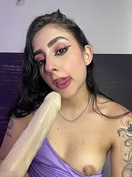 sharlot24's Live XXX Chat