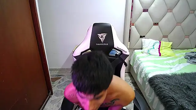 Show modela AAA_WHITE na web-kameri