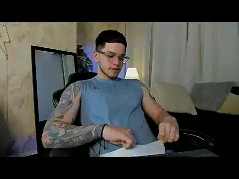 Show modela RONNY_COLTON na web-kameri