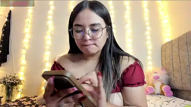 Chatroom XXX en direct de SaraCrow