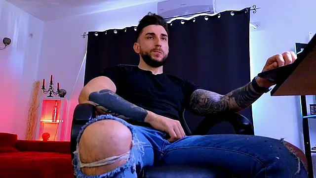 MightyAaron66 Show Webcam