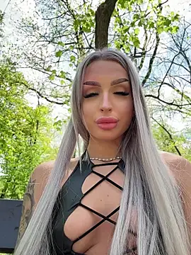 ArianaXO_: онлайн-секс-чат