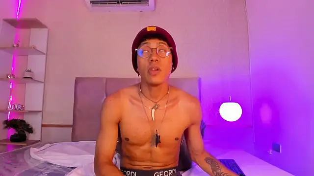 Chat +18 de Kall_Ell_ ao vivo